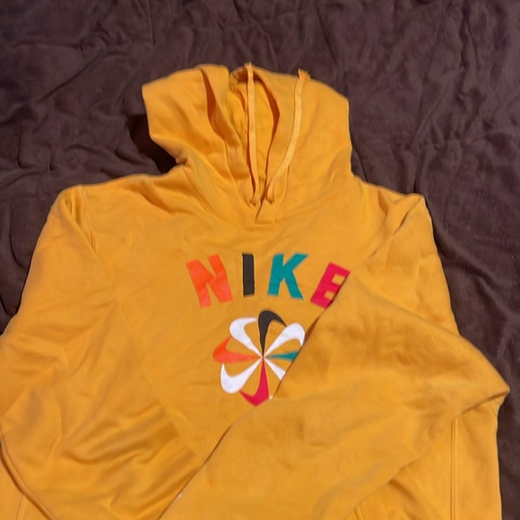 Nike hoodie small! - Picture 2 of 3